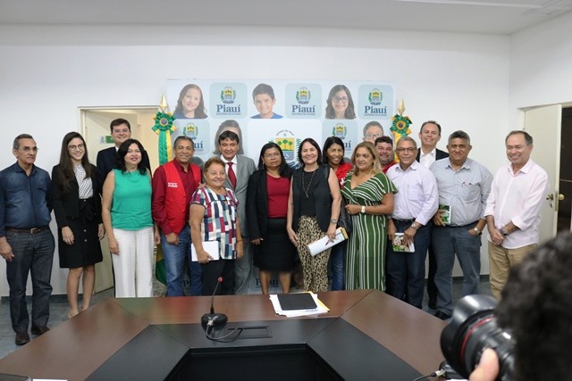 Em reunião com sindicato, Governador fortalece a defesa do Banco do Nordeste