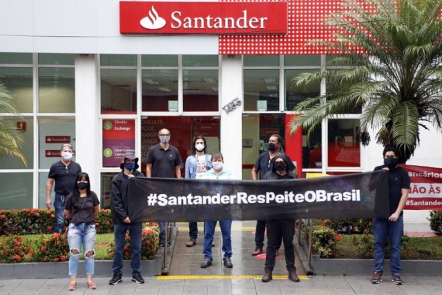 Santander terá que pagar indenização por desconto indevido na PLR