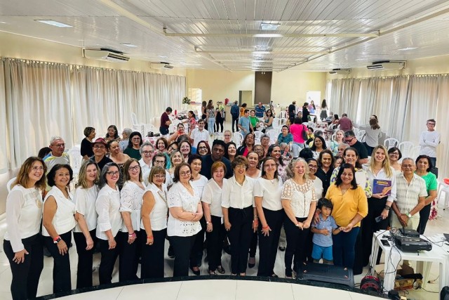 Palestra e apresentação musical marcam Roda de Conversa com Aposentados e Aposentadas