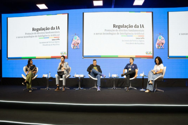 Inteligência Artificial em debate: impactos, riscos e a defesa dos direitos sociais